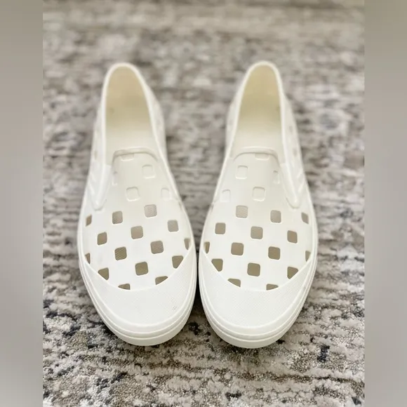 Vans Trek Slip-On Waterproof Sneakers Mens size 11 Surfer Skater Hiking cream