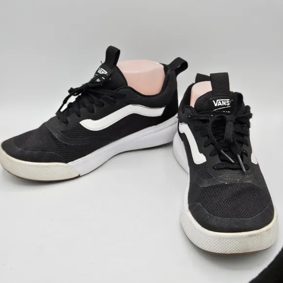Vans ultrarange EXO shoes mens size 7 / women's size 8.5