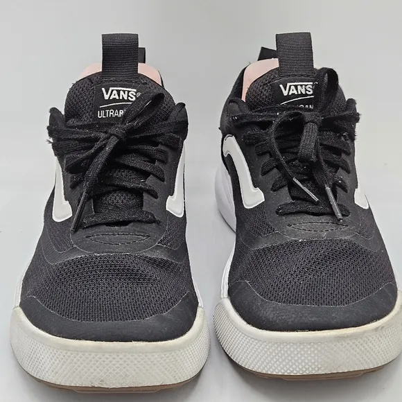 Vans ultrarange EXO shoes mens size 7 / women's size 8.5