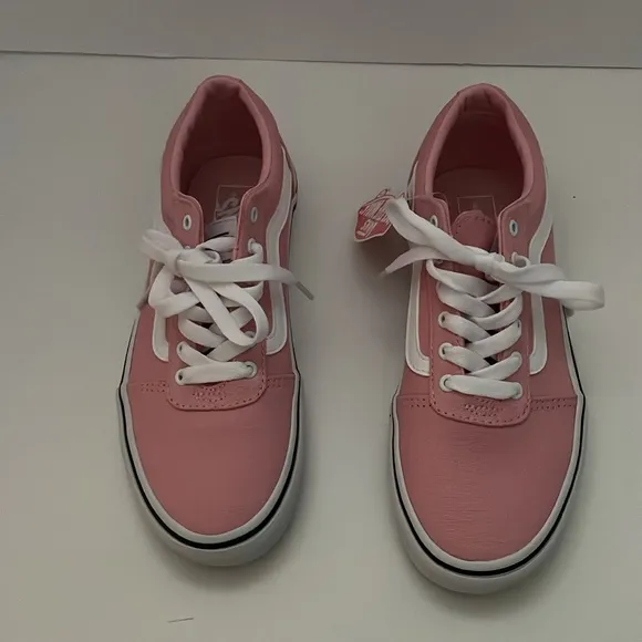 VANS Ward canvas size 4 (MY), pink /white. Signature waffle sole, textile upper