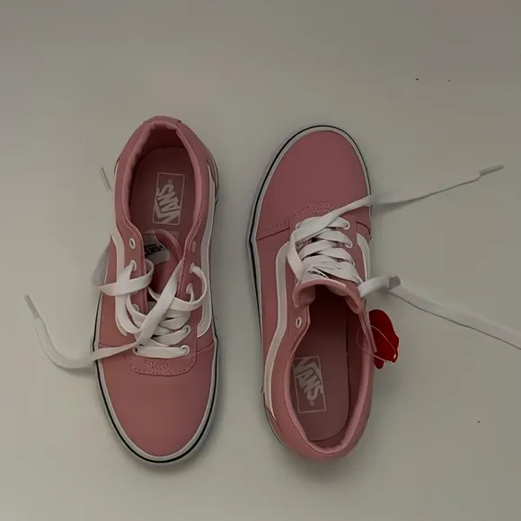 VANS Ward canvas size 4 (MY), pink /white. Signature waffle sole, textile upper