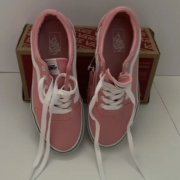 VANS Ward canvas size 4 (MY), pink /white. Signature waffle sole, textile upper