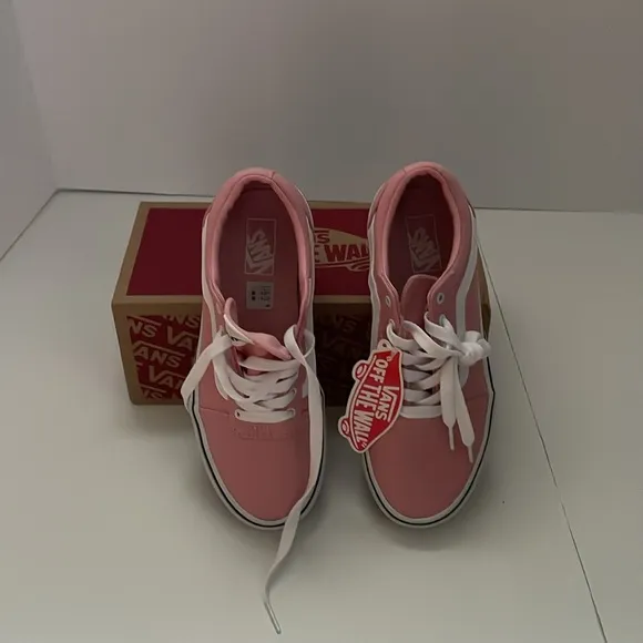 VANS Ward canvas size 4 (MY), pink /white. Signature waffle sole, textile upper