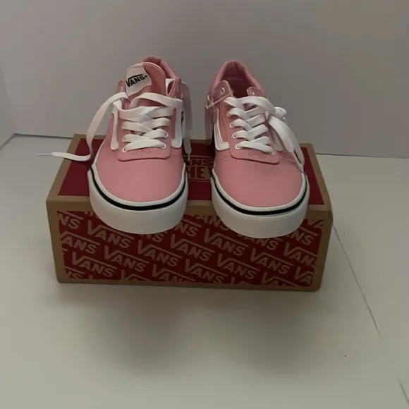 VANS Ward canvas size 4 (MY), pink /white. Signature waffle sole, textile upper
