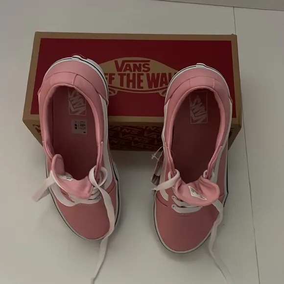 VANS Ward canvas size 4 (MY), pink /white. Signature waffle sole, textile upper