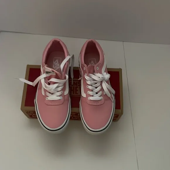 VANS Ward canvas size 4 (MY), pink /white. Signature waffle sole, textile upper