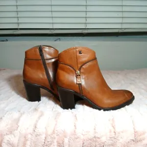 Vero Cuoio Brown Heeled Boots with Leather Finish