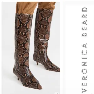 VERONICA BEARD Freda Espresso SnakeEmbossed Leather Pointed Toe Kitten Boots 5