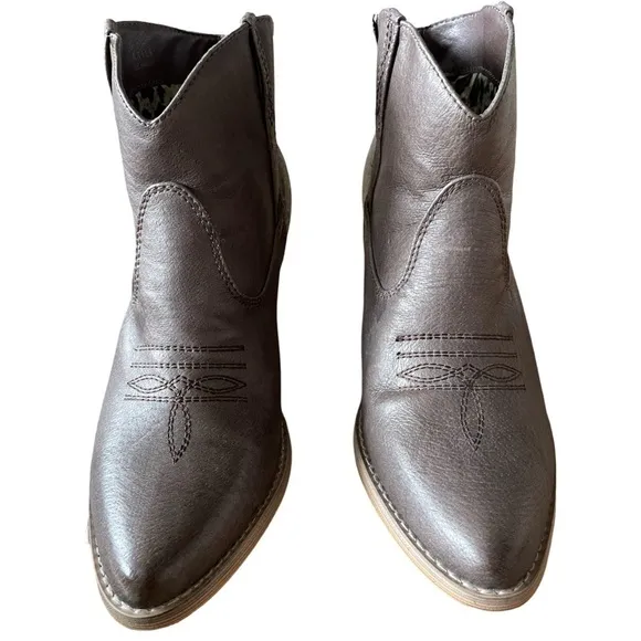 Very Volatile Brown Banjo Bootie Size 9