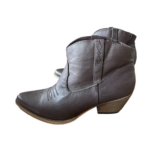 Very Volatile Brown Banjo Bootie Size 9