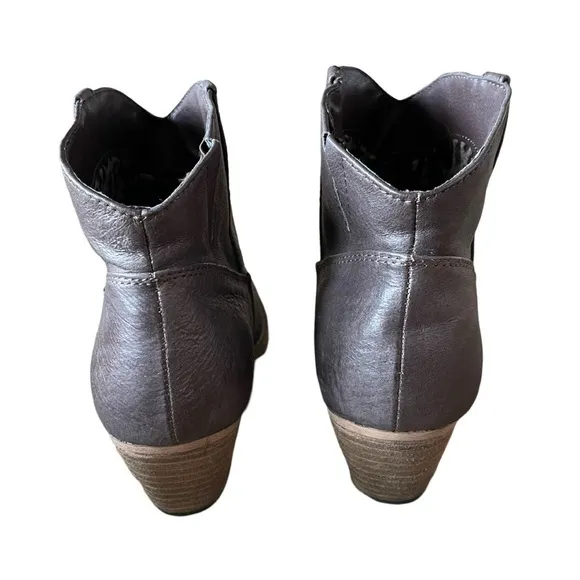 Very Volatile Brown Banjo Bootie Size 9