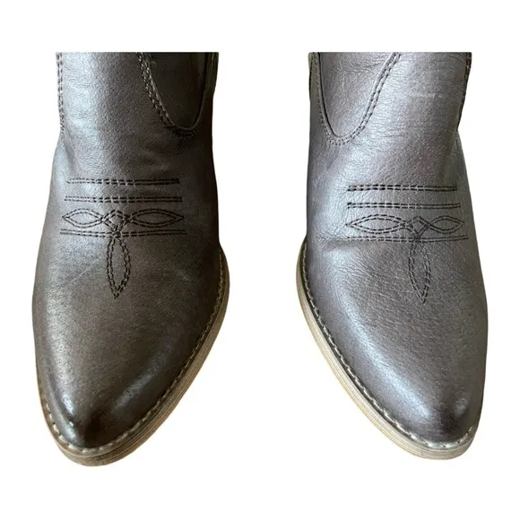 Very Volatile Brown Banjo Bootie Size 9