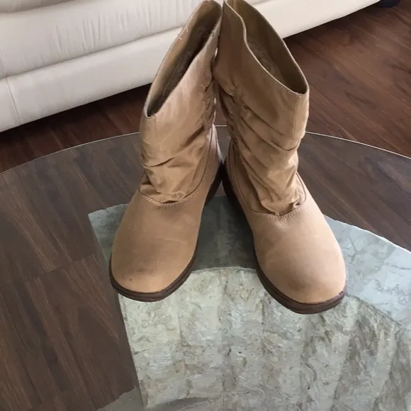Very warm Waterproof micro fabric winter boots, size 7