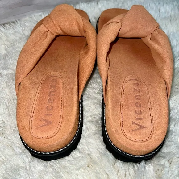 Vicenza Anthropologie Suede Thong Sandals Sz. 8/39 NIB