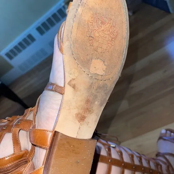 VINCE CAMUTO Brown Lace Up Gladiator Sandals VINCE CAMUTO Gladiator Sandals