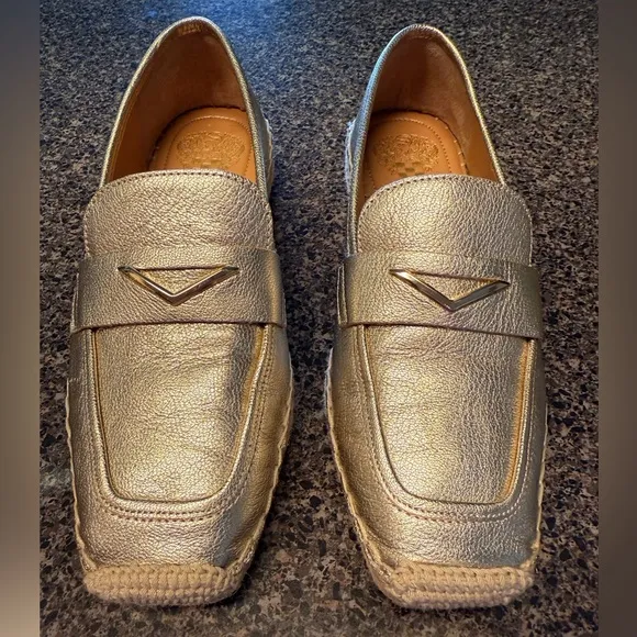 “VINCE CAMUTO” Myylee Gold Espadrille Slip On Loafers