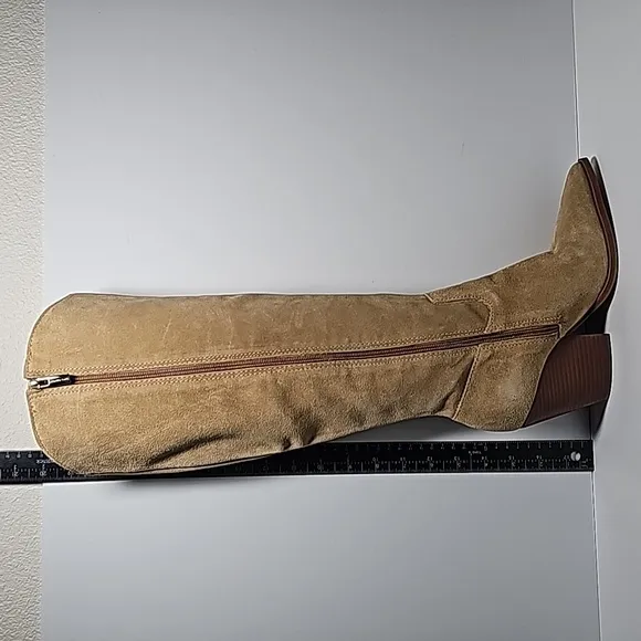 Vince Camuto Oyennda Boots Heels Pointed Toe Block Heel Suede Western Tan 6