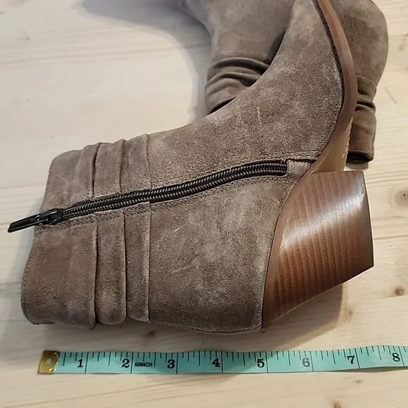 VINCE CAMUTO SLOUCHED LEATHER WESTERN BOOTS WOMANS 5 TAN SUEDE MADE IN BRAZIL