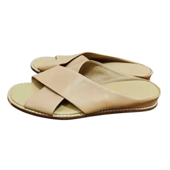 Vince. Tan leather sandals Size 7.5 M