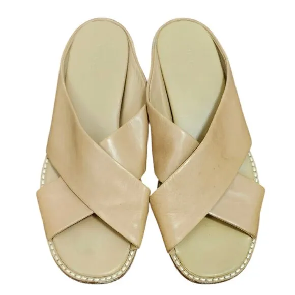 Vince. Tan leather sandals Size 7.5 M
