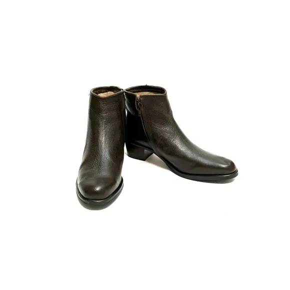Vintage 1990s dark brown pebble leather zip up heeled ankle boots