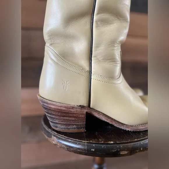 Vintage 70s FRYE Cream Leather Western Boots | Size 9.5 Men’s | Made in USA