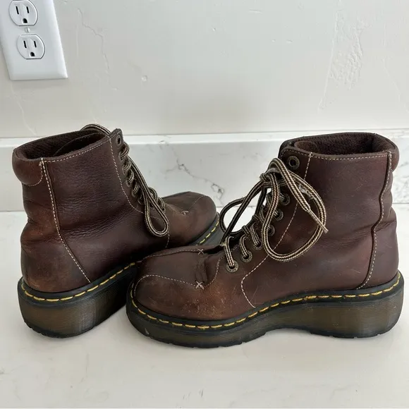 Vintage Dr. Martens 90s Y2K Lug Boots Brown Leather Chunky Ankle Size 6 Women’s