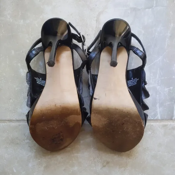 Vintage 🎉HP🎉 BCBG Paris Leather Studded Ruffle Front High Heel Sandals 6M