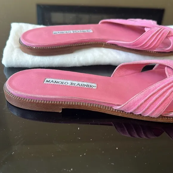 Vintage Manolo Blahnik Pink Women's Slide   Sandals Suede made Italy 37-1/2
