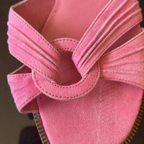 Vintage Manolo Blahnik Pink Women's Slide   Sandals Suede made Italy 37-1/2