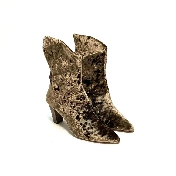 Vintage Y2K deadstock brown crushed velvet asymmetrical ankle boots NWOT