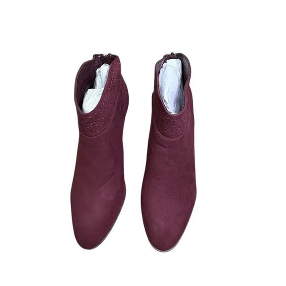 Violet &amp; Red Burgundy Ankle Boots with Pointed Toe and Cut-Out Design. Size 8