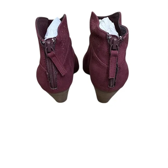 Violet &amp; Red Burgundy Ankle Boots with Pointed Toe and Cut-Out Design. Size 8
