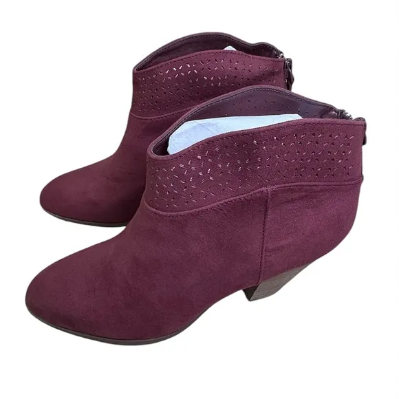 Violet &amp; Red Burgundy Ankle Boots with Pointed Toe and Cut-Out Design. Size 8