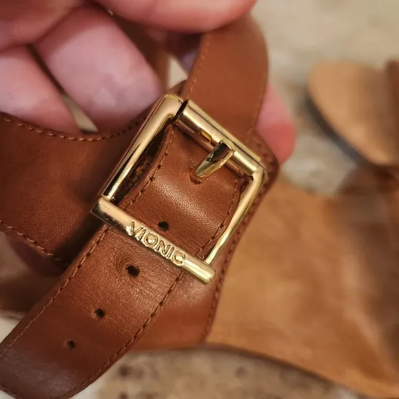Vionic Laurie Brown Wedge Leather Sandals, Sz 7