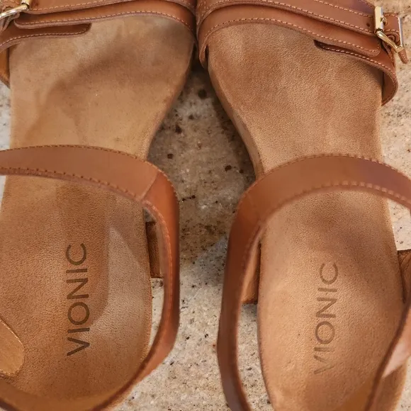 Vionic Laurie Brown Wedge Leather Sandals, Sz 7