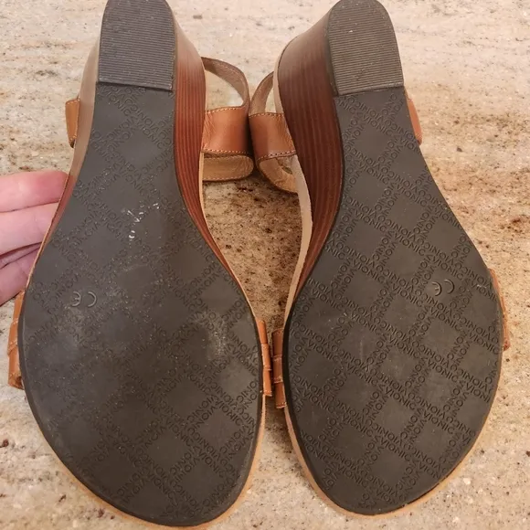 Vionic Laurie Brown Wedge Leather Sandals, Sz 7