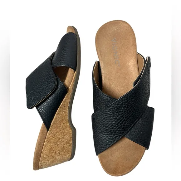 Vionic Leticia Black Pebbled Leather Wedge Sandals, size 6.5 EUC