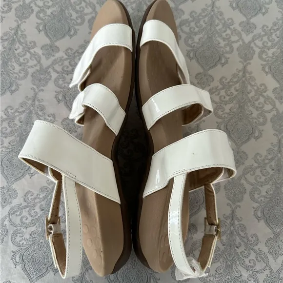 Vionic Womens Teagan Slingback Sandals Size 11 White Patent Leather