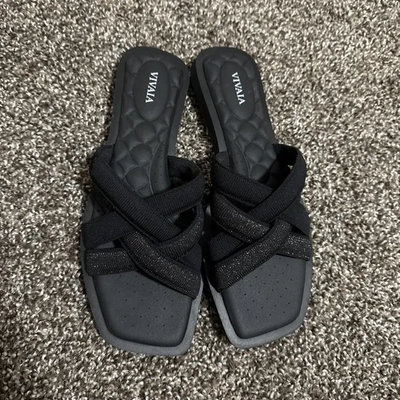 VIVAIA Pillow Top Slide Strappy Sandals Quilted Cross (Mayara) 38.5 black NWOB