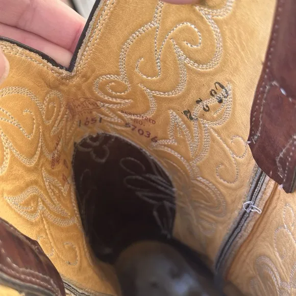 Vtg Justin Brown Leather Style 1651 Size 7 D Cowboy Boots