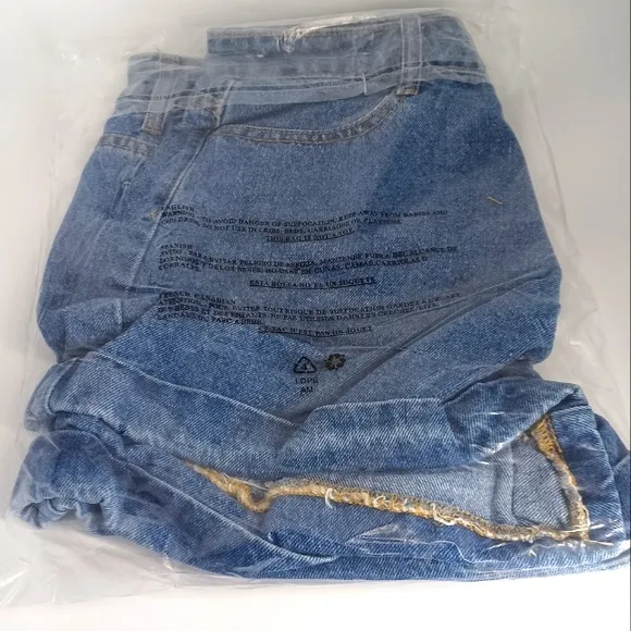 Western Denim Cotton High Rise Shorts with Fringe Suede Studded Belt