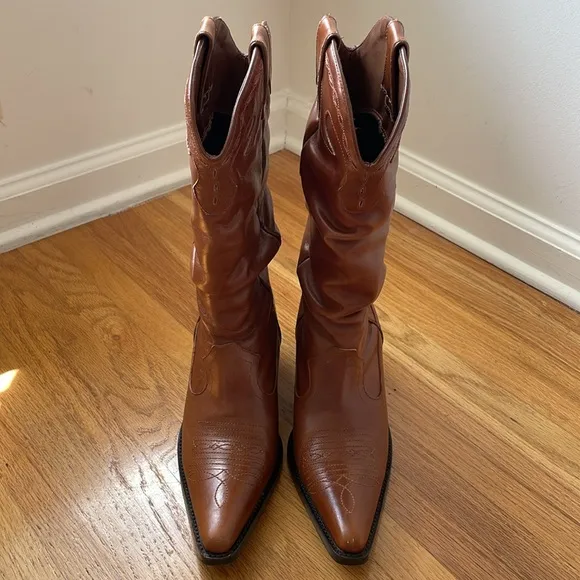 Wild Pair Womens Embroidered Pointed Toe Cowboy Western Boots - size 7.5B