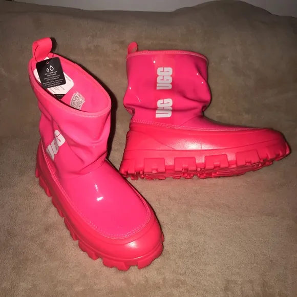 Women’s 9 UGG Super Coral Bright Pink Classic Brellah Mini Waterproof Boots NEW