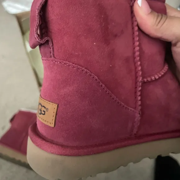 Women's Classic Mini II Suede Sheepskin Ankle Boots size 7