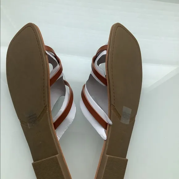 Women's Corabel Toe Ring Flat Sandals