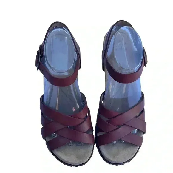 WOMEN’S DANSKO TRU  SANDALS•SIZE 39/US 8.5-9•MEDIUM BROWN•GREAT CONDITION•