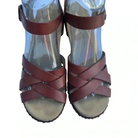 WOMEN’S DANSKO TRU  SANDALS•SIZE 39/US 8.5-9•MEDIUM BROWN•GREAT CONDITION•