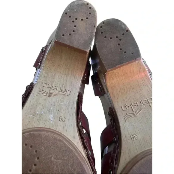 WOMEN’S DANSKO TRU  SANDALS•SIZE 39/US 8.5-9•MEDIUM BROWN•GREAT CONDITION•