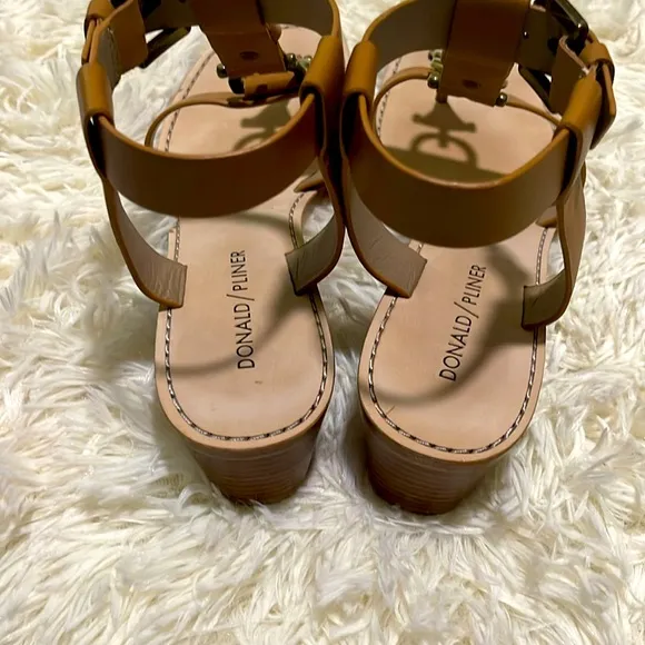 Women’s Donald J. Pliner Tan Dena Thong Heeled Dress Sandals, Leather, Size: 7.5